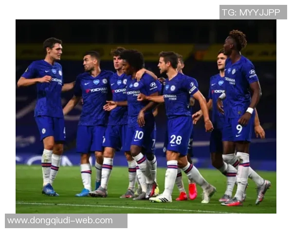 国王杯曼城大胜曼联红牌争议引发全场热议与讨论